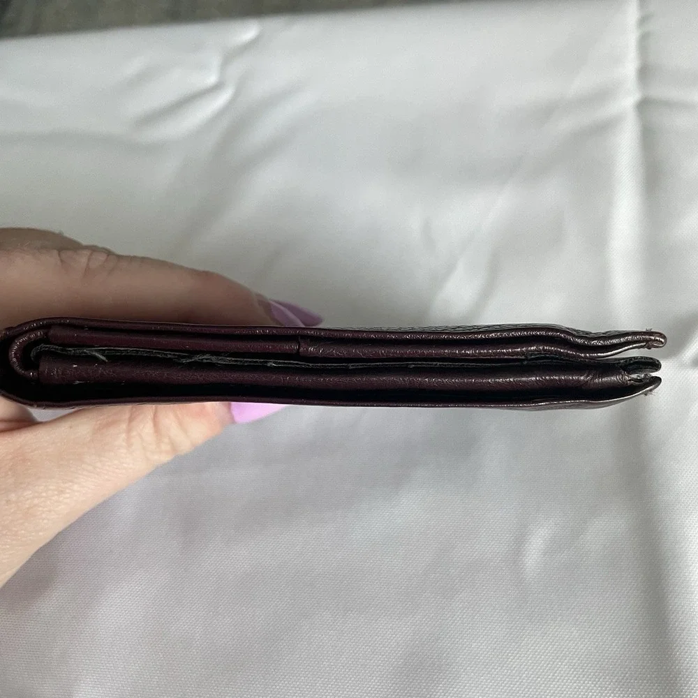 Vintage Men's Classic Maroon Pebbled Soft Leather Compact Bifold Wallet